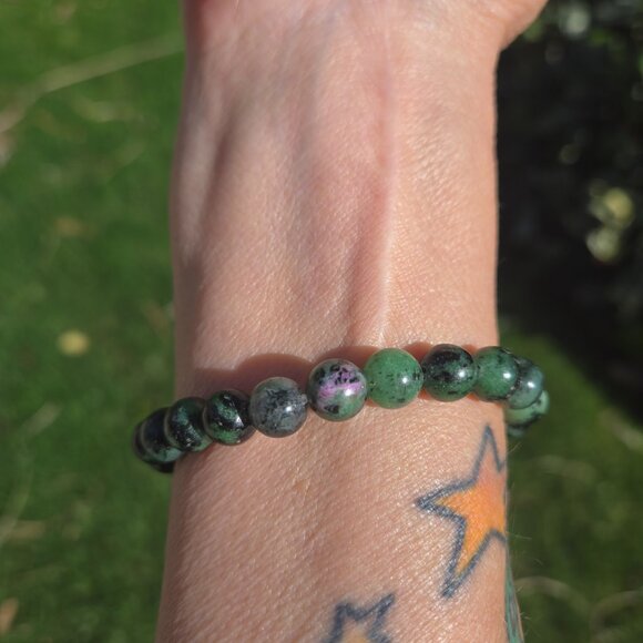 Ruby Zoisite Gemstone Beaded Bracelets - Picture 4 of 9